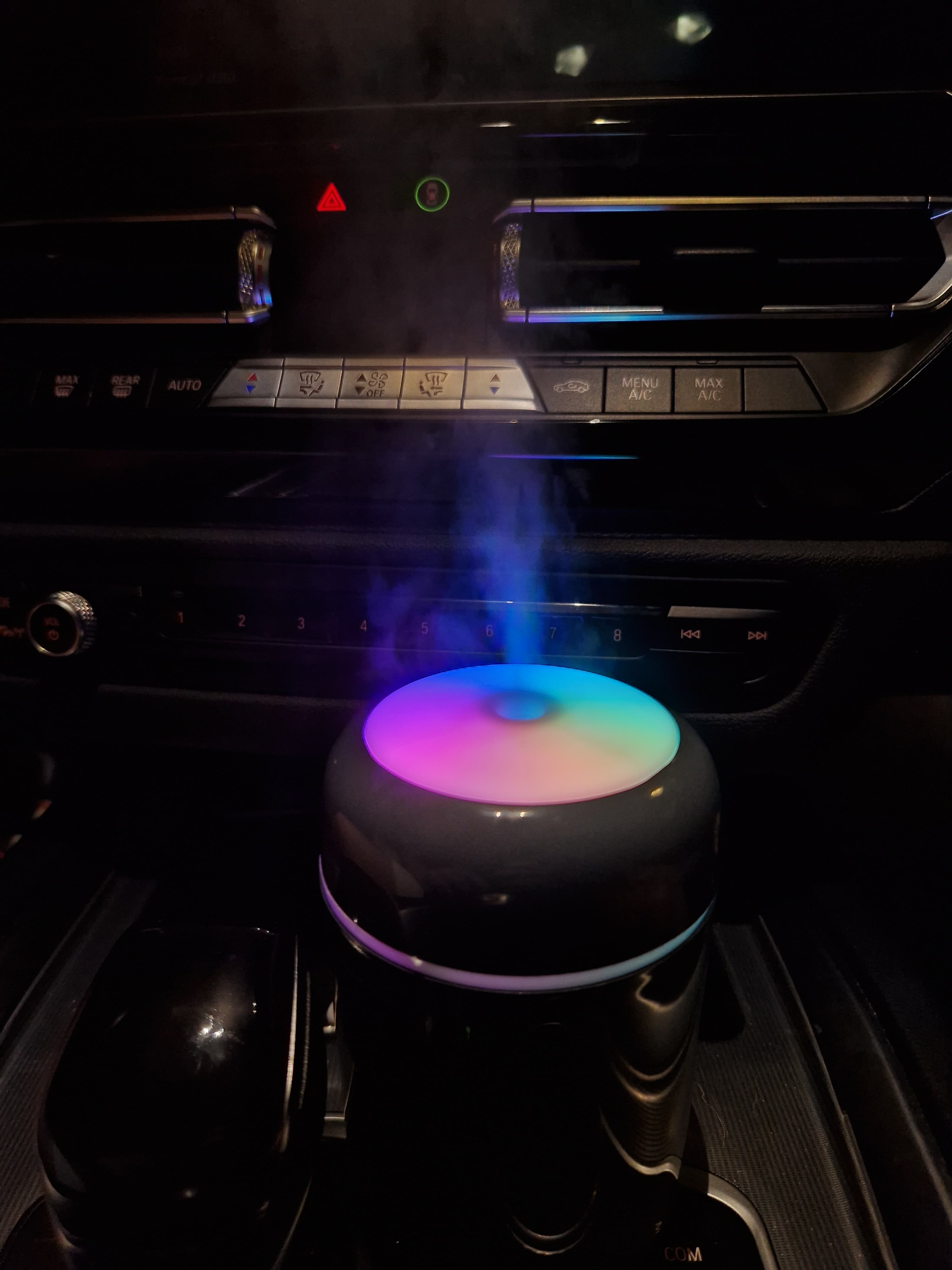 Umidificator de aer luminat